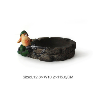 <span class=keywords><strong>Cendrier</strong></span> personnalisé drôle de figure d'animal <span class=keywords><strong>Cendrier</strong></span> de conception personnalisée avec couvercle <span class=keywords><strong>Cendrier</strong></span> en résine pour la décoration de voiture figure d'animal - Product Image 2