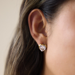 Pendientes <span class=keywords><strong>de</strong></span> Zirconia con Forma <span class=keywords><strong>de</strong></span> Corazón Clásicos <span class=keywords><strong>de</strong></span> J&D Jewelry, Acero Inoxidable <span class=keywords><strong>de</strong></span> <span class=keywords><strong>Alta</strong></span> <span class=keywords><strong>Calidad</strong></span>, Chapado en Oro <span class=keywords><strong>de</strong></span> 18K, Resistentes al Agua, Joyería para Mujer - Product Image 3