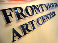 Letrero Comercial Acrílico Personalizado y Duradero, Letrero de Pared Metálico 3D Multicolor para Edificios y Tiendas