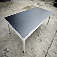 Scène de concert en alliage d'aluminium, plateforme événementielle portable d'extérieur, conception modulaire à double couche, capacité de charge de 800 kg, montage rapide