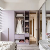 Armoire en bois moderne avec tiroirs dorés pour chambre à coucher, armoire-penderie en bois sur mesure pour la maison