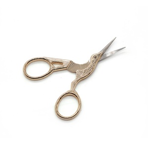Soins personnels outils <span class=keywords><strong>de</strong></span> manucure à ongles en acier inoxydable ou <span class=keywords><strong>de</strong></span> coupe des sourcils pour femmes <span class=keywords><strong>de</strong></span> <span class=keywords><strong>ciseaux</strong></span> <span class=keywords><strong>de</strong></span> beauté - Product Image 1