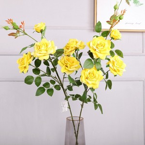 Ramo de Rosas Artificiales de 5 Cabezas, Flor de Seda Amarilla de Alta Simulación, Decoración para el Hogar, Decoración para Bodas, Accesorios de Fotografía - Product Image 1