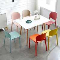 Chaise de salle à manger sans accoudoirs en plastique de style nordique, design minimaliste moderne pour la maison, pour les repas décontractés, le mahjong, la restauration rapide