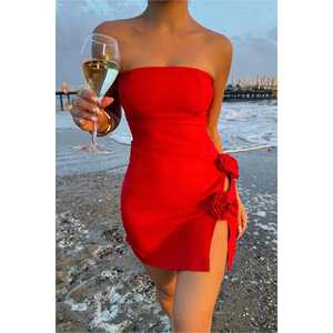 Mini robe de cocktail avec détail rose rouge - Product Image 4