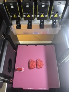 เครื่องพิมพ์สามมิติอัตโนมัติ EU Snapmaker U1 หัวพิมพ์สี่หัว แบบ FDM สำหรับงานอุตสาหกรรม ก่อสร้าง ห้องปฏิบัติการ และใช้ในบ้าน พิมพ์ได้หลายสี - Product Image 2