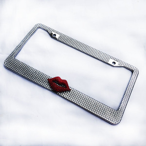 Kim cương đỏ môi xe tấm giấy phép khung Shining Diamond Studded chúng tôi tiêu chuẩn tấm giấy phép khung - Product Image 6