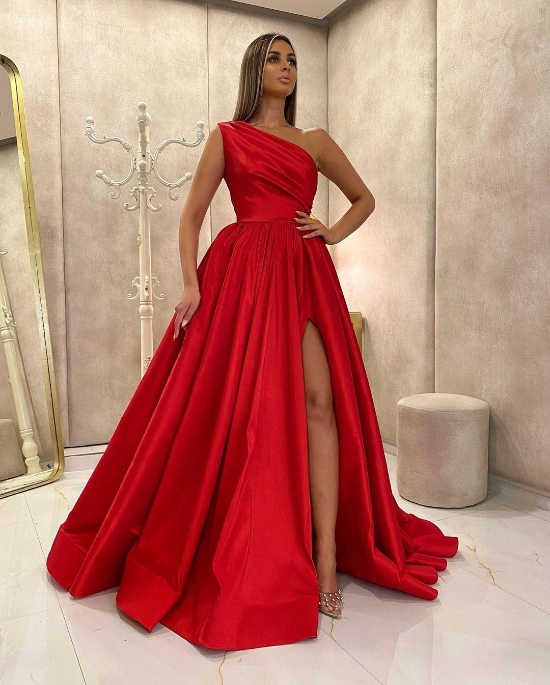Red Long Dress to One Side - Elegant New Design 2025