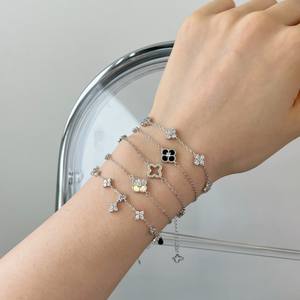 Pulsera de Plata de Ley S925 con Trébol de Cuatro Hojas, Circonita Hueca y Ágata Negra, Cadena Fina - Product Image 4
