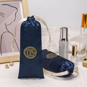 Sac à poussière en satin bleu doux et écologique avec cordon de serrage, personnalisable avec logo, pour bijoux, cadeaux, emballage textile et rangement – Vente en gros - Product Image 3