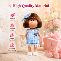 Poupée Bébé de Mode de Haute Qualité 24 cm avec Robe en Dentelle à Carreaux, Corps en Vinyle, Jouet à Habiller pour Petites Filles, Cadeau de Fêtes - Vente en Gros