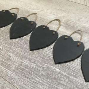 Tablero de menú y aviso de pizarra colgante de corazón grande grabado personalizado - Product Image 5