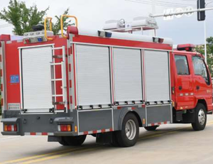 Nouveau <span class=keywords><strong>camion</strong></span>-citerne à eau et mousse Isuzu 4x2, capacité du réservoir 3001-5000L, hauteur de travail maximale <span class=keywords><strong>50</strong></span>-80m, diesel - Product Image 4