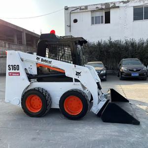 Chargeuse compacte d'occasion Bobcat S160 de 3 tonnes pour le creusement de fossés en verger et la plantation, conception économe en énergie et performance durable - Product Image 1