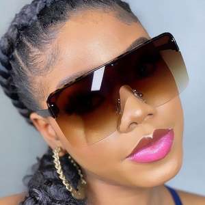 Gafas de Sol de Diseño Único y Personalizado con Logotipo, Estilo Vintage, Grandes, con Protección UV, Media Montura, de una Sola Pieza para Mujer - Product Image 1