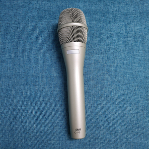 Micrófono Dinámico de Mano con Cable KSM9 para Voz Humana y Actuaciones en Escenario - Product Image 3