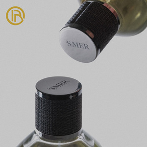 Capuchon de parfum personnalisé en alliage de <span class=keywords><strong>zinc</strong></span> pour occasions spéciales, capuchon de parfum Zamac de qualité supérieure, couvercle de bouteille en métal personnalisé - Product Image 4