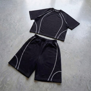 Ensembles de survêtements sportifs surdimensionnés personnalisés en coton épais pour hommes – T-shirt et <span class=keywords><strong>short</strong></span> d'été pour fabricants - Product Image 1