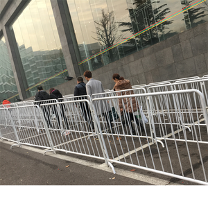 Barrière de contrôle des foules de 6 pieds de haute qualité <span class=keywords><strong>en</strong></span> acier et <span class=keywords><strong>bois</strong></span> traité thermiquement Barricades d'événement modélisées <span class=keywords><strong>en</strong></span> 3D pour les concerts - Product Image 2