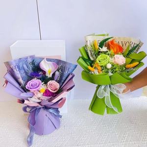 Caja de Regalo Ecológica de Alta Gama con Ramo de Rosas Creativo, Ideal para Declaraciones de Amor y Aniversarios - Product Image 3