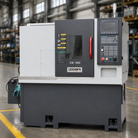 Tour CNC à tourelle avec banc incliné à 30 degrés et base en fonte HT300 pour composants tournés en série et barres de 45 mm