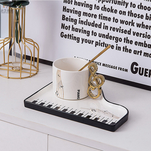 2023 nouveau design tasses en porcelaine piano <span class=keywords><strong>tasse</strong></span> à café en céramique et soucoupe avec poignée en or - Product Image 4