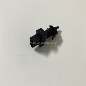 0065451014 pour W203 C32 voiture usine lampe arrière interrupteur de feu de recul A0065451014 - Product Image 3