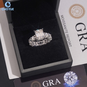 Anillo de Compromiso de Moissanita con Corte Esmeralda, Plata 925 con Baño de Rodio, Engaste Pavé, Anillos de Eternidad de Lujo para Mujer, Estilo Geométrico - Product Image 5