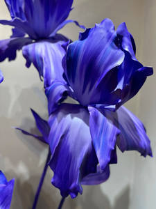 N142 Nouveau design Fournitures de mariage Fleurs géantes en EVA Crème Grandes <span class=keywords><strong>iris</strong></span> hautes debout pour la décoration de fenêtres, d'événements et de fêtes - Product Image 3