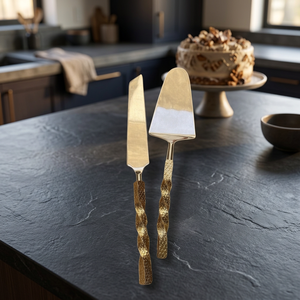 Ensemble de couteau et spatule à gâteau de mariage plaqué or, manche martelé en acier inoxydable, élégant ensemble de service à gâteau en acier inoxydable avec accessoires assortis - Product Image 6
