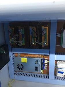 Posicionamiento preciso y dispensación rápida de varios adhesivos termosensibles con máquina dispensadora visual completamente automática - Product Image 6