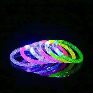 Glow Sticks bilezikler parti malzemeleri karanlıkta kızdırma LED yanıp sönen bilek LED işıklı bileklik bilezik Light Up düğün Deco