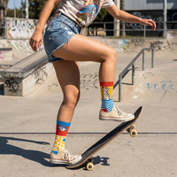 Chaussettes fantaisie en gros, asymétriques, bicolores, motif chiot, streetwear, en coton pour femmes