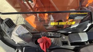 Excavadora Hitachi ZX135US 135 Usada Pequeña, Casi Nueva, con Precio Económico, Motor como Componente Principal - Product Image 4