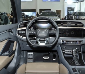 <span class=keywords><strong>Audi</strong></span> Q3 35 TFSI 2025 Mini SUV per Famiglie Auto Usata Telecamera Posteriore Sedili in Pelle Pneumatici R18 ACC Cruise Control 4WD Auto Usata - Product Image 5