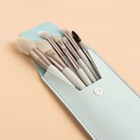 Lot de 8 pinceaux de maquillage bon marché pour débutants, outil de maquillage professionnel, pour fond de teint, sourcils, lèvres et fard à paupières.