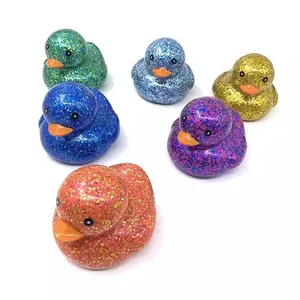 Yy089 mini pato de borracha personalizado, oem amarelo glitter pequeno macio bonito natação brinquedo para crianças