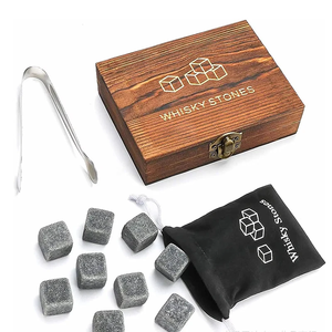 Pierres à whisky personnalisées réutilisables, outils de <span class=keywords><strong>bar</strong></span>, pierres à whisky pour refroidir le whisky, cadeaux pour les amateurs de whisky, coffret en bois - Product Image 1