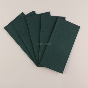Pochette de couverts et <span class=keywords><strong>serviette</strong></span> de table <span class=keywords><strong>en</strong></span> <span class=keywords><strong>papier</strong></span> Airlaid vert, 1 pli, style coloré - Product Image 1
