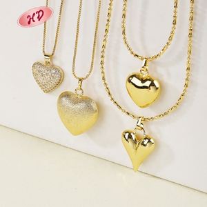Chaîne à maillons en or 18 carats Hengdian, pendentif cœur tendance pour femme, zircone cubique, alliage de cuivre, bijoux d'anniversaire, vente en gros - Product Image 3
