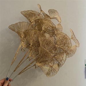 X3097 Hojas Artificiales Doradas de Eucalipto y <span class=keywords><strong>Ginkgo</strong></span> para Decoración de Hogar y Bodas, Diseño de Abanico de Tres Puntas, Novedad de Año Nuevo - Product Image 5