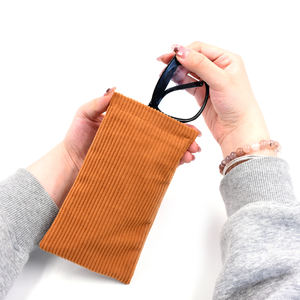 לוגו מותאם אישית רב-נקי באיכות גבוהה משקפיים ניידים cousch לסחוט משקפי שמש עליון עבור נסיעות - Product Image 3