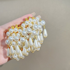 复古镀金大圈耳环珍珠流苏夸张瀑布状吊坠经典风格 - Product Image 2