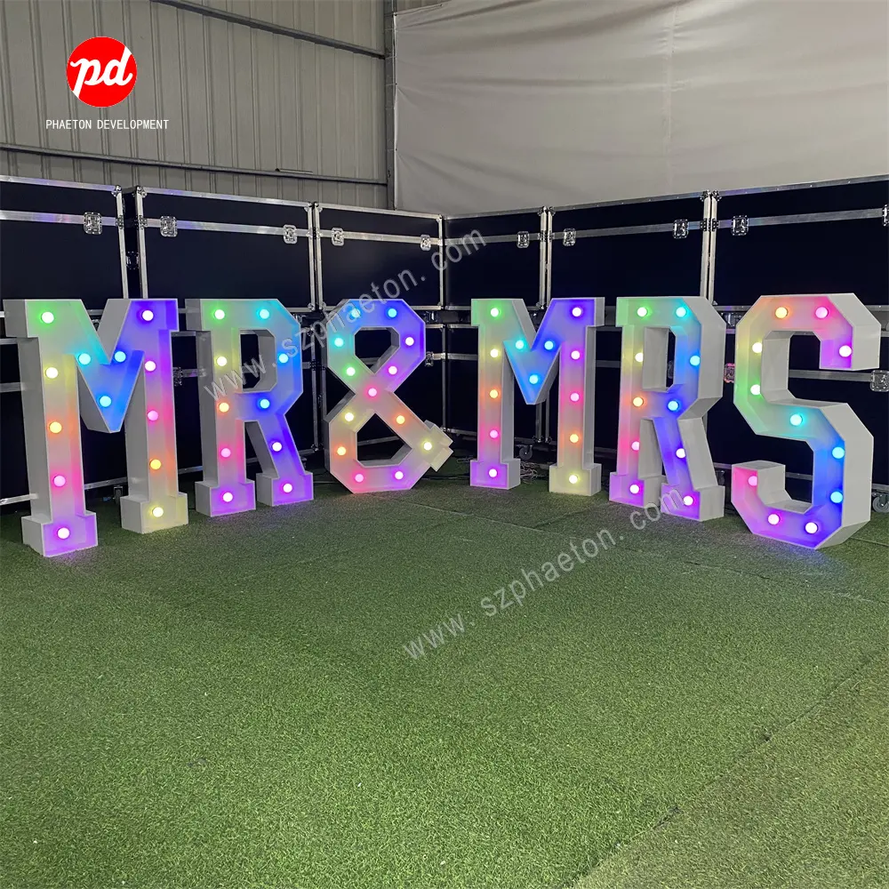 ไฟ LED ประดับตัวอักษรไฟ LED สำหรับงานแต่งงานงานปาร์ตี้4ft โลหะขนาดใหญ่ MR & MRS สำหรับตกแต่งงานแต่งงาน