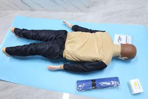 หุ่นจำลองการทำ <span class=keywords><strong>CPR</strong></span> แบบเคลื่อนที่ขั้นสูง พร้อมระบบแสดงผลแบบเรียลไทม์ ระบบช่วยหายใจอัตโนมัติ และระบบให้คะแนนอัตโนมัติสำหรับการฝึกอบรมฉุกเฉิน - Product Image 3
