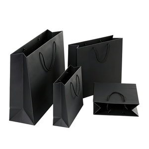 Sacchetti di Carta Nera Personalizzati con Logo Stampato, Borse di Carta per Shopping 250gsm, Confezioni di Lusso per Abbigliamento e Regali - Product Image 1