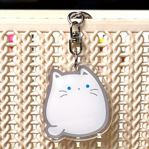 Porte-clés en acrylique, adorable chaton de dessin animé, poupée mignonne, joli petit porte-clés pour sac à dos d'étudiant, ornements amusants, pendentif - Product Image 3