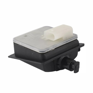 Interruptor de liberación de la tapa del depósito de combustible Mercedes-Benz 0008204409 0008206012 para modelos 2018-2022 - Product Image 1