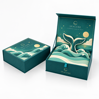 Boîte cadeau pop-up sur le thème de l'océan, art en papier 3D superposé, emballage rigide, design queue de baleine pour cadeaux haut de gamme et kits de marque