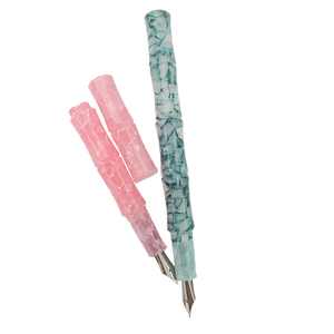 Pluma estilográfica elegante de cuerno acrílico de color barato al por mayor superventas - Product Image 3